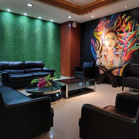 Greenwindows Hotel Davao ภายนอก รูปภาพ
