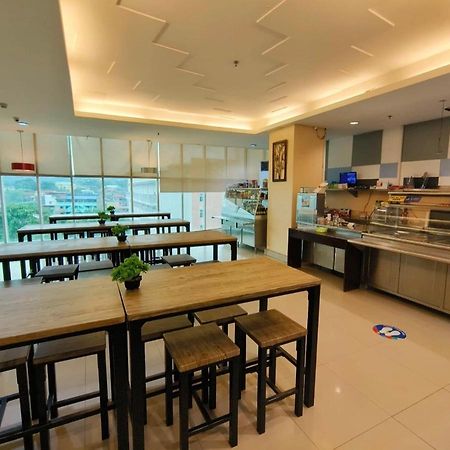 Greenwindows Hotel Davao ภายนอก รูปภาพ