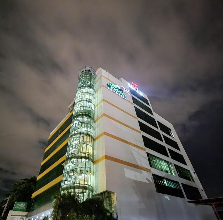 Greenwindows Hotel Davao ภายนอก รูปภาพ