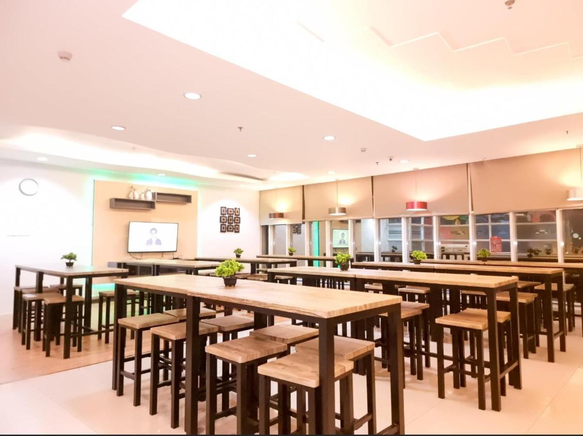 Greenwindows Hotel Davao ภายนอก รูปภาพ