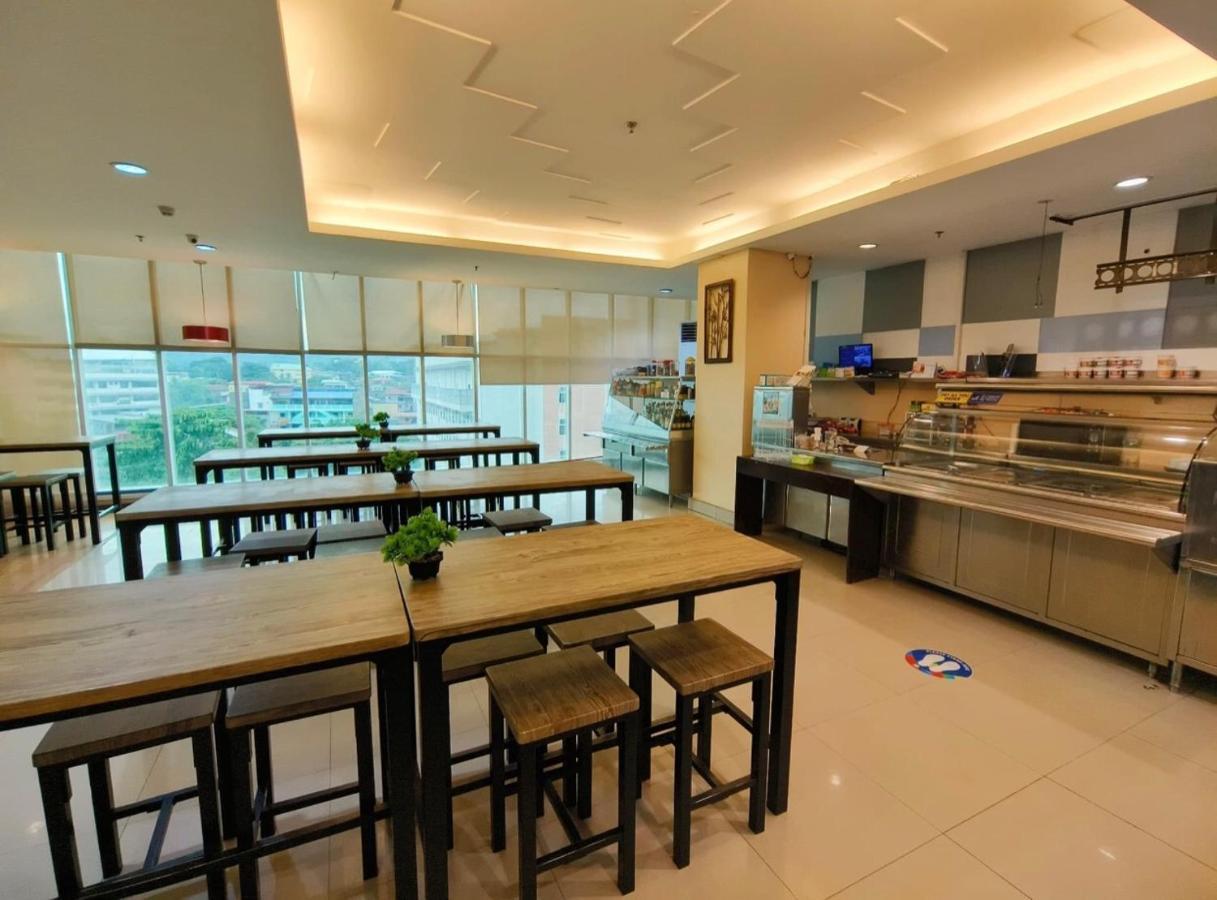 Greenwindows Hotel Davao ภายนอก รูปภาพ